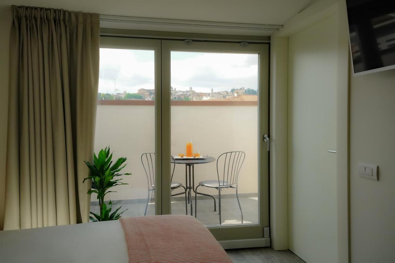 Bergamo Inn 15 מראה חיצוני תמונה A sliding door
