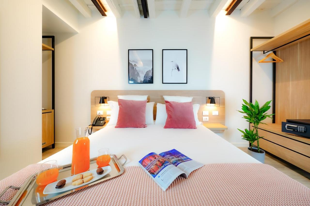 Bergamo Inn 15 מראה חיצוני תמונה A room at the hotel