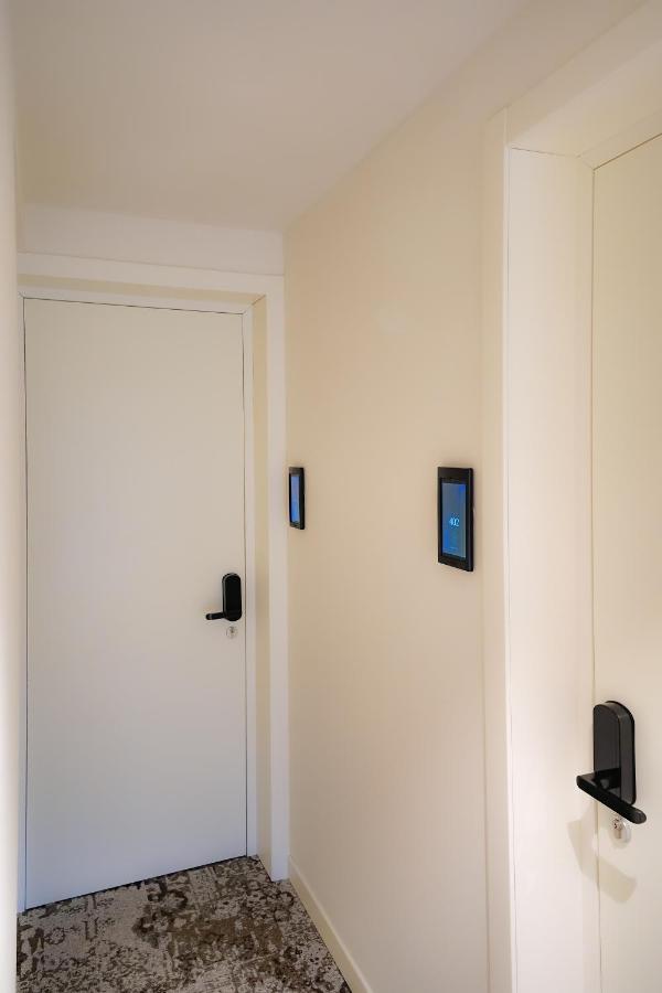 Bergamo Inn 15 מראה חיצוני תמונה A wall mounted tablet