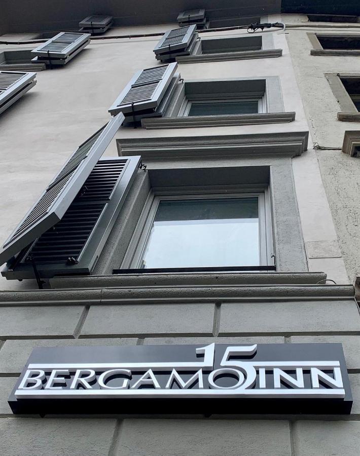 Bergamo Inn 15 מראה חיצוני תמונה A window with a shutter